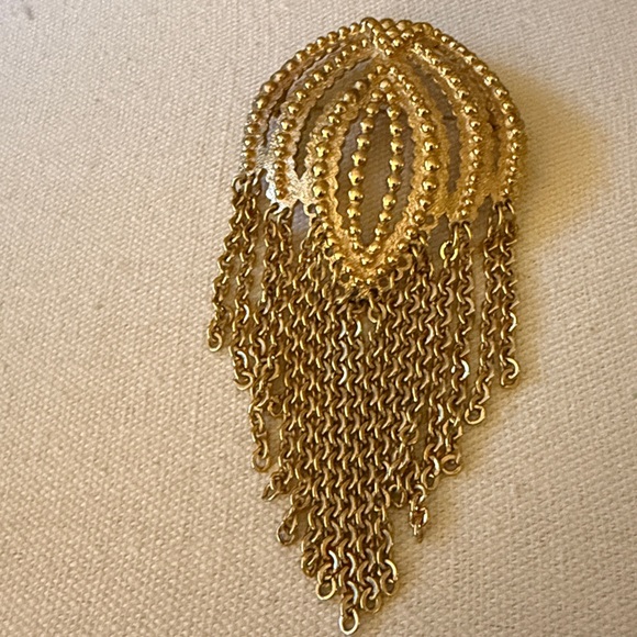 Vintage Monet Signed Rare Gold-plated Dangling Chain Brooch. Circa 60’s. - Picture 4 of 6